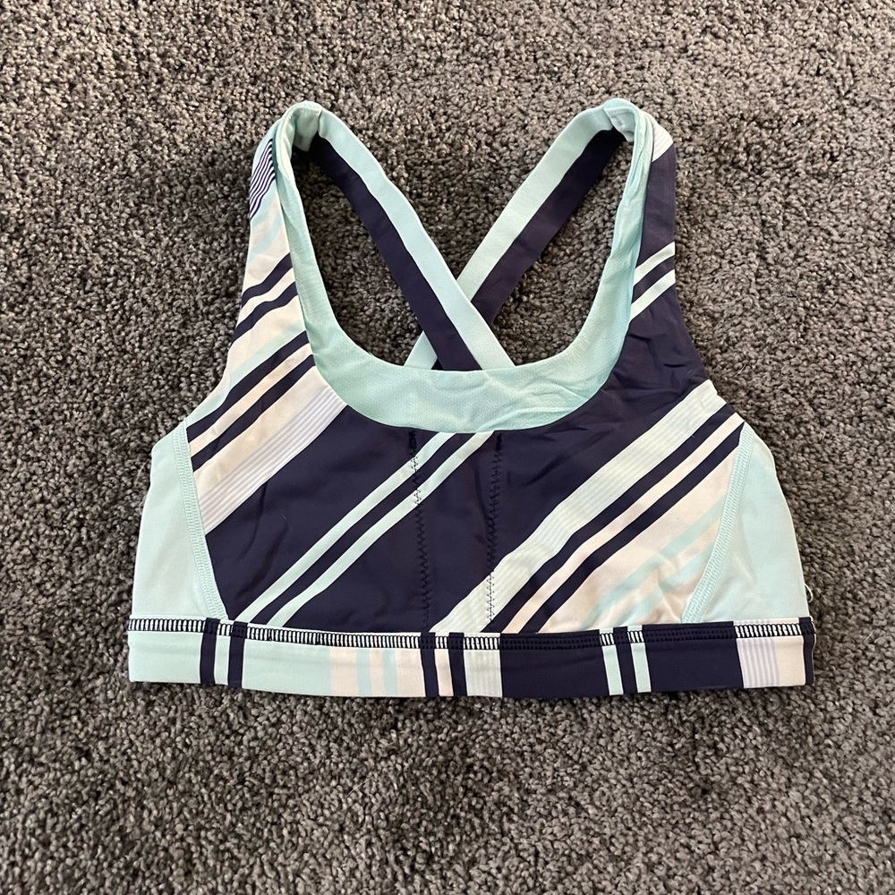 Lululemon sports bra